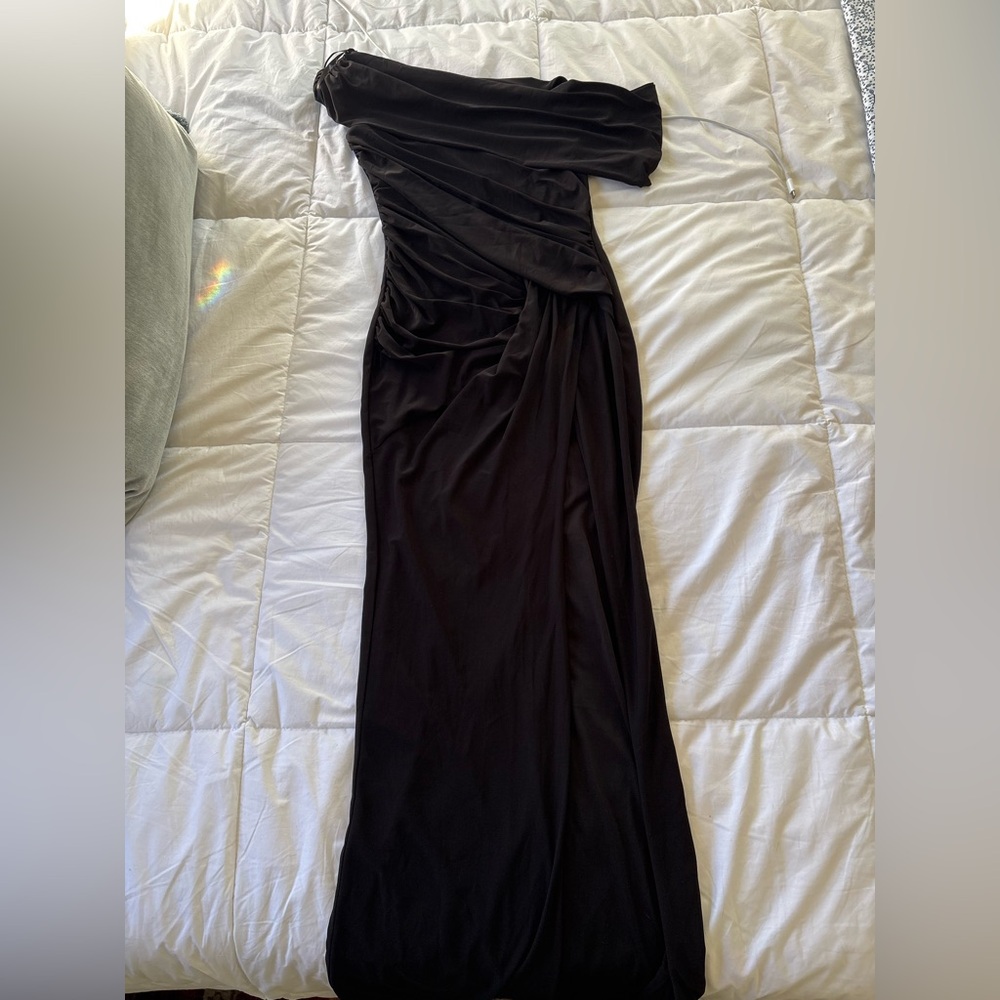 Windsor Off-The-Shoulder Black Maxi Dress